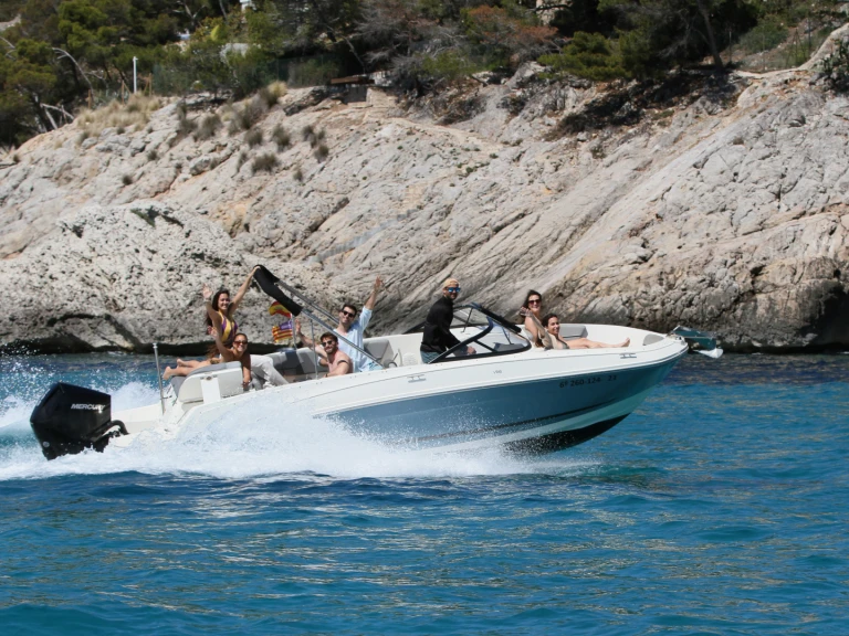 Motorboat hire in Santa Ponsa - Bayliner VR6