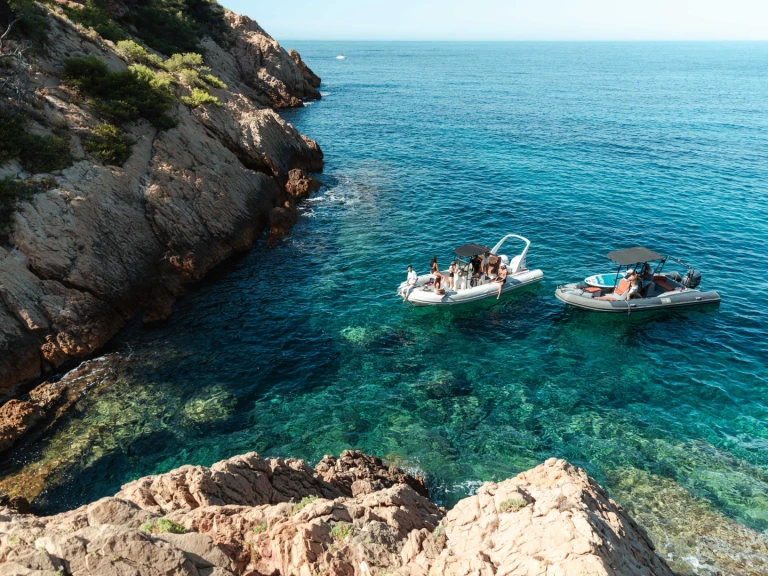 Charter a LC Marine LC Marine 760 in Marseille on Samboat