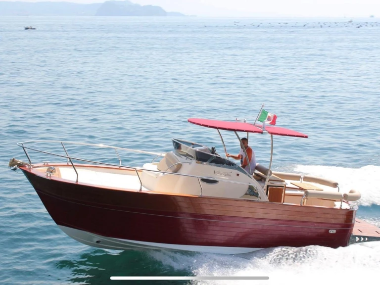 Motorboat to hire Capri at the best price