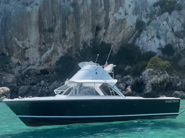 Motorboat to hire Orosei at the best price