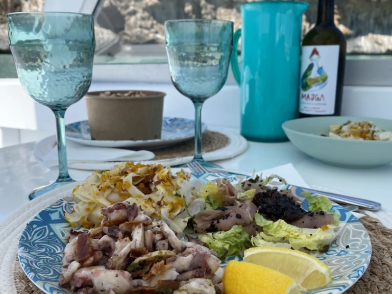 Yacht charter Orosei - Bertram Bertram 25 on SamBoat