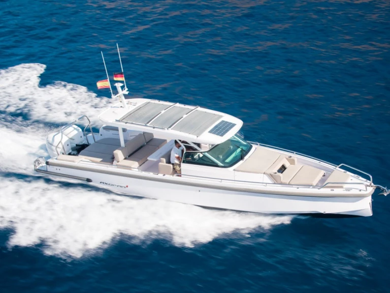 Hire Motorboat Axopar with a boat licence