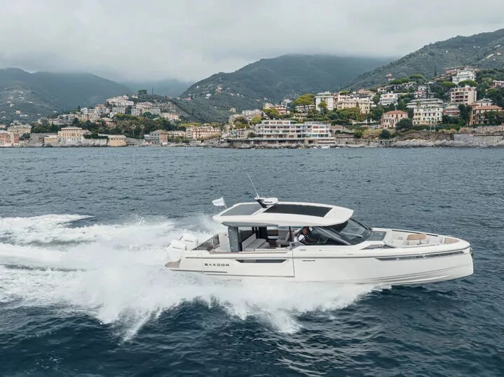 Motorboat to hire Cogolin at the best price