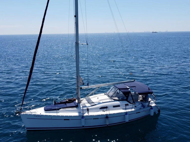 Hire Sailboat with or without skipper Bénéteau Barcelona