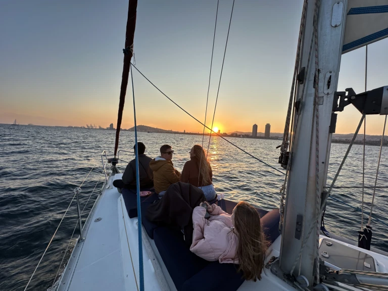 Hire Sailboat Bénéteau with a boat licence