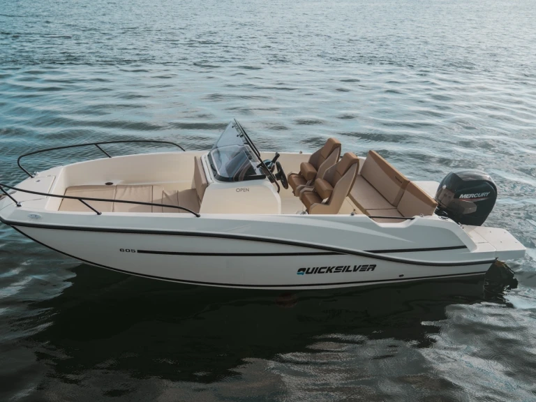 Charter a Quicksilver Activ 605 Open in Calp / Calpe on Samboat