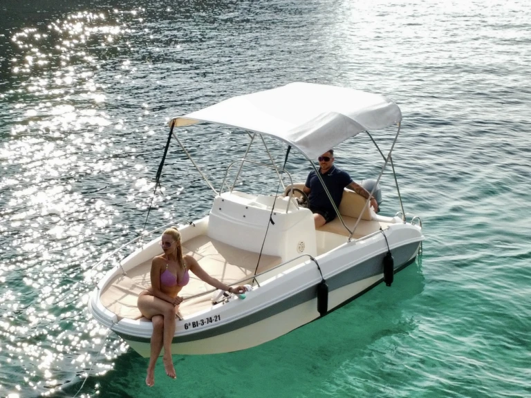 Motorboat to hire Sant Antoni de Portmany at the best price