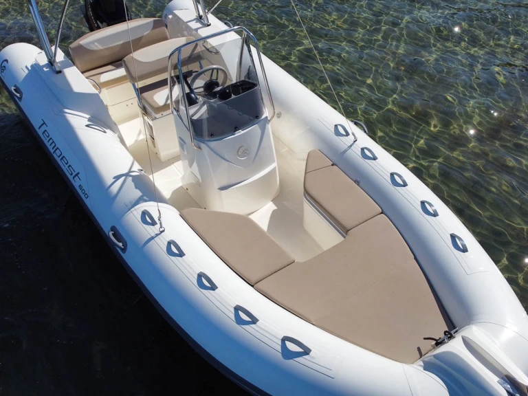 RIB hire in Les Issambres - Selva Selva D600 S Line