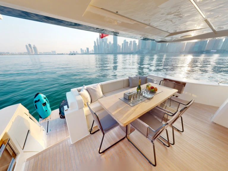 Yacht charter Dubai Marina - Ferretti Ferretti 780 on SamBoat