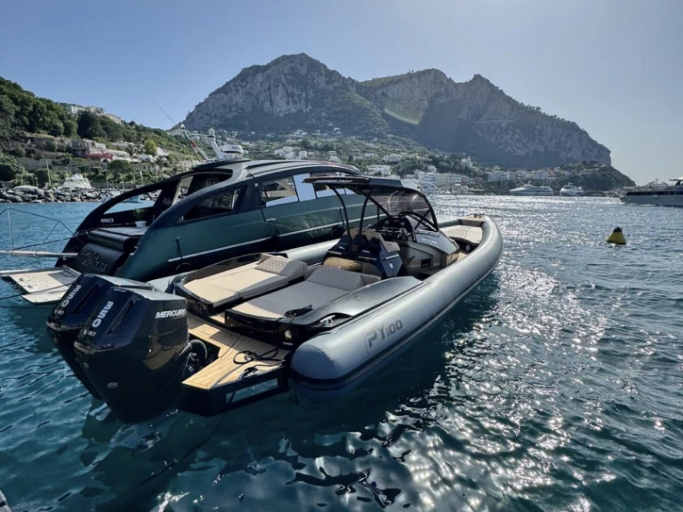 Charter a Panamera PY 100 in Castellammare di Stabia on Samboat