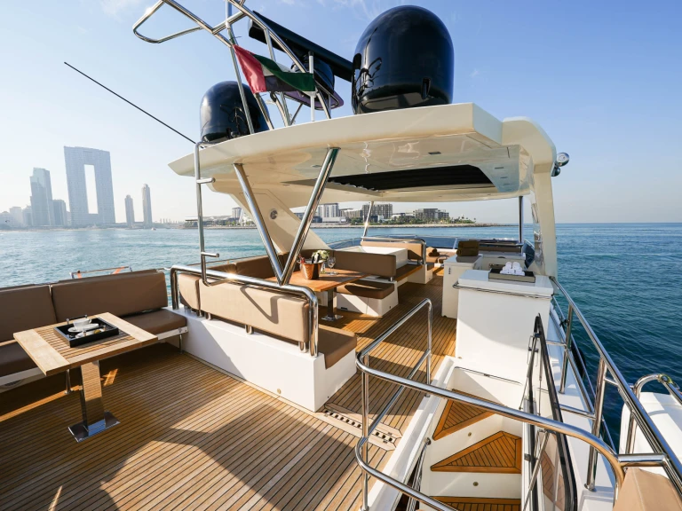 Charter a Galeon Galeon 780 in Dubai Marina on Samboat