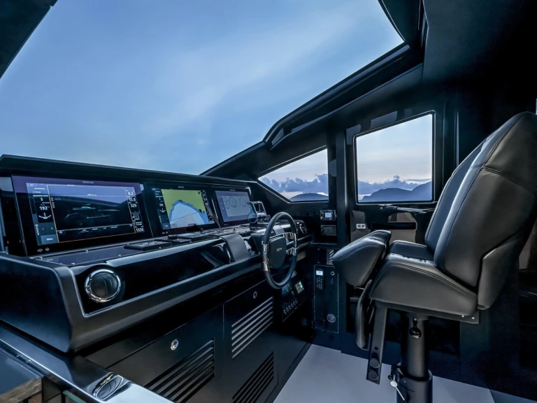 Yacht charter Dubai Marina - Riva Riva 82 Diva on SamBoat