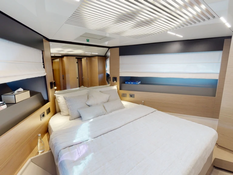 Luxury Yacht to hire Dubai Marina at the best price