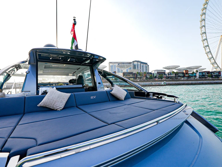 Yacht hire Dubai Marina cheap Pershing 5x