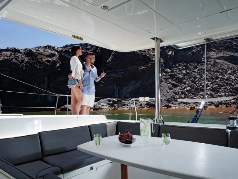 Yacht charter Vlychada - Lagoon Lagoon 42 on SamBoat