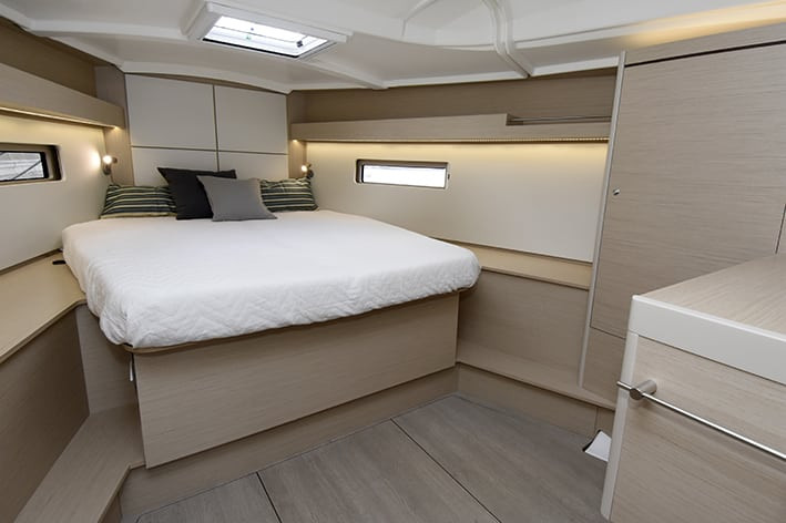 Sailboat hire in Pointe-à-Pitre - Bénéteau Oceanis 40.1