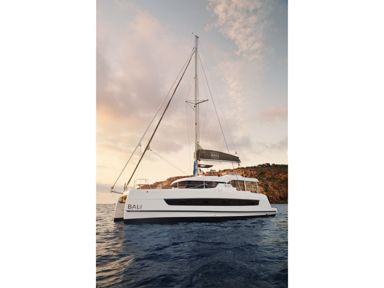 Catamaran to hire Pointe-à-Pitre at the best price