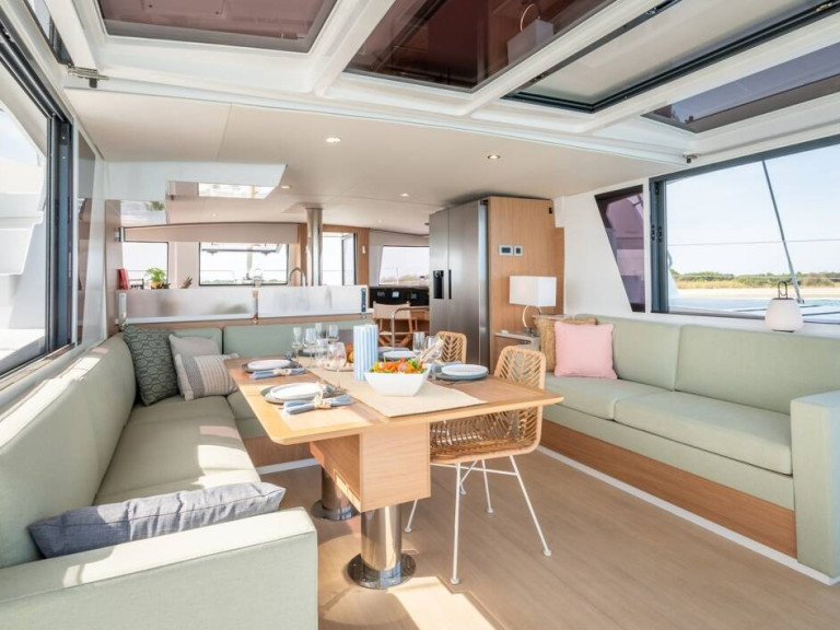 Catamaran to hire Raiatea Island at the best price