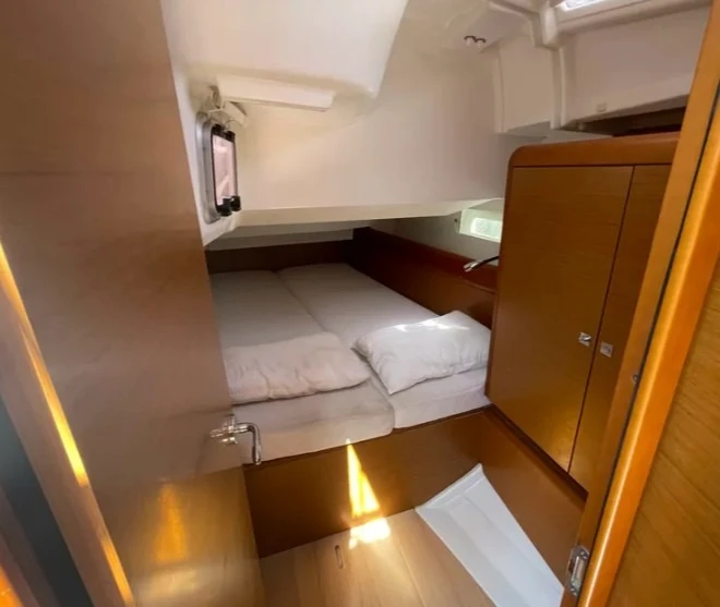 Jeanneau Sun Odyssey 419 charter bareboat or skippered in  Paros (Island)