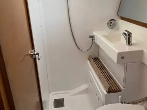 Charter a Jeanneau Sun Odyssey 440 in Paros (Island) on Samboat