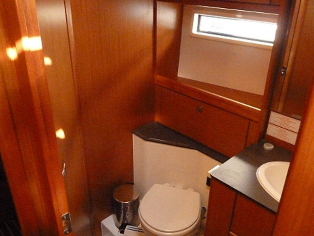 Hire Sailboat with or without skipper Bavaria Alimos