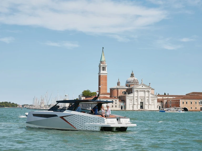 Yacht hire Casale sul Sile cheap Dracan 42