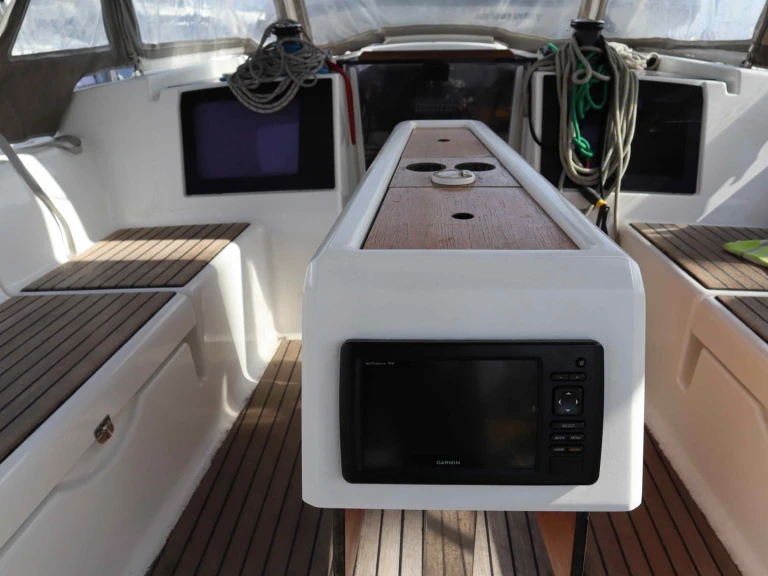Sailboat hire in Alimos - Dufour Dufour 382 Grand Large