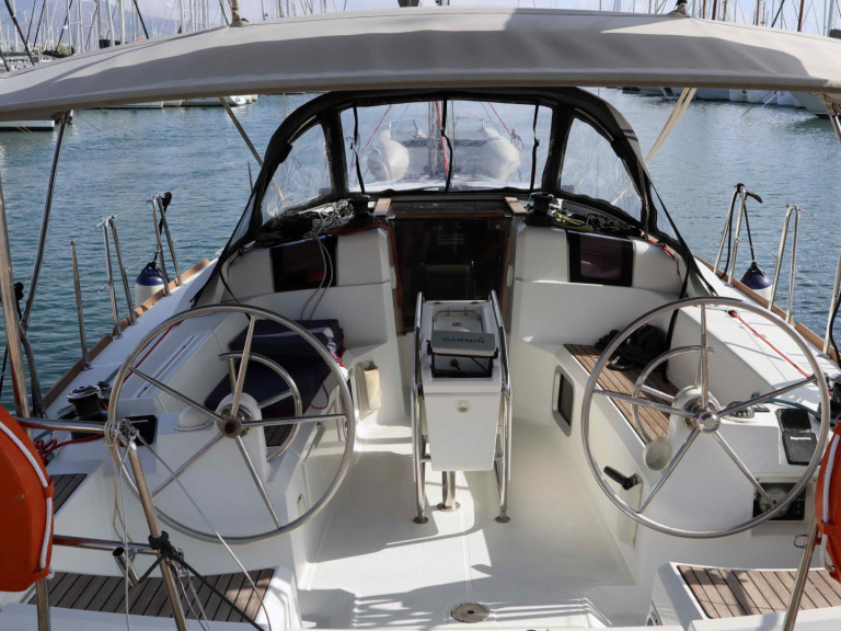 Hire a Jeanneau Sun Odyssey 379 (3 cab.) Alimos