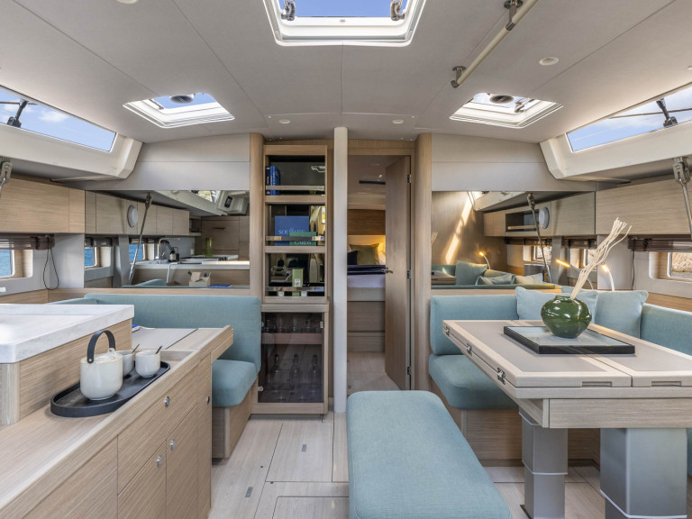 Bénéteau Oceanis 52 - 6 cab. charter bareboat or skippered in  Kos