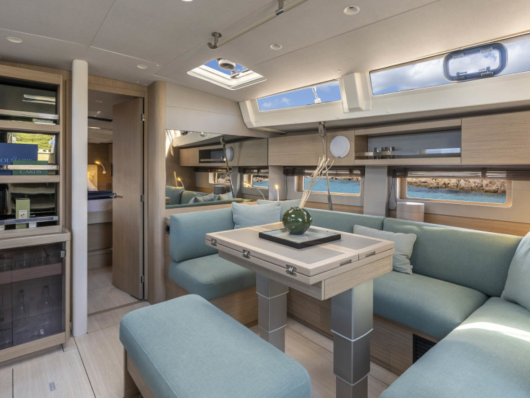 Hire a Bénéteau Oceanis 52 - 6 cab. Kos