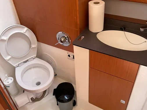 Yacht hire Kos cheap Bavaria Cruiser 51 (5 cab.)