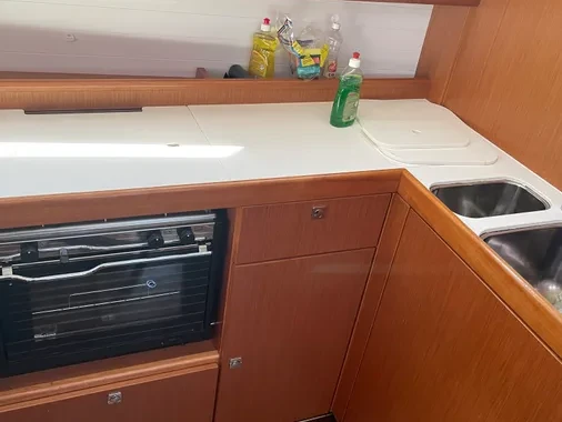 Charter a Bavaria Bavaria Cruiser 51 (5 cab.) in Kos on Samboat