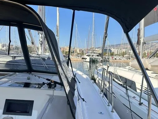 Hire Sailboat Bavaria with a boat licence