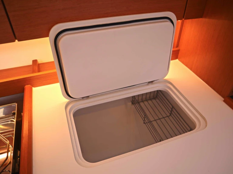 Hire Sailboat with or without skipper Bavaria Paros (Island)