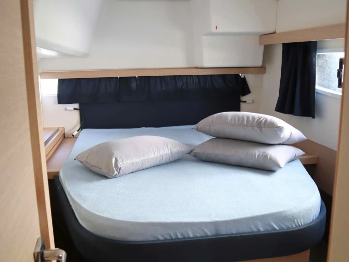 Hire Catamaran with or without skipper Fountaine Pajot Lefkáda