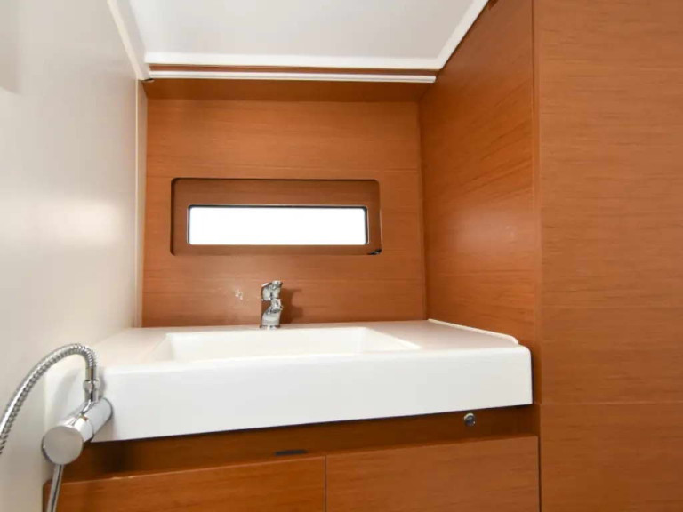 Sailboat to hire Bormes-les-Mimosas at the best price