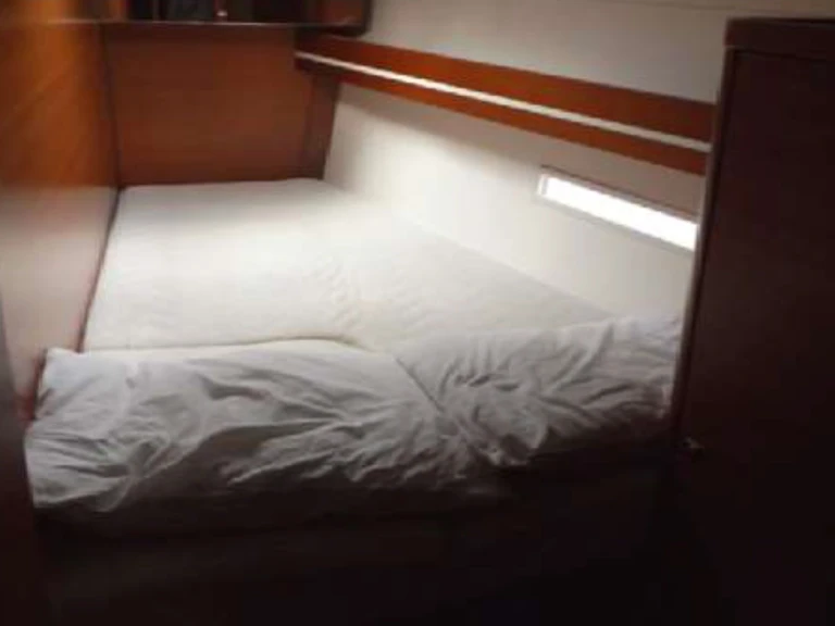 Sailboat hire in Kalkara - Dufour Dufour 450 GL (4 cab.)