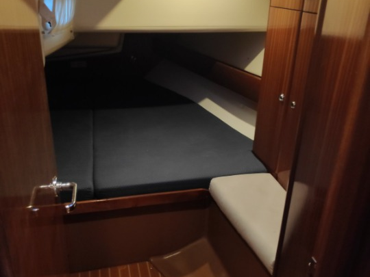 Sailboat hire in Ávdira - Bavaria Bavaria 44 (4 cab.)