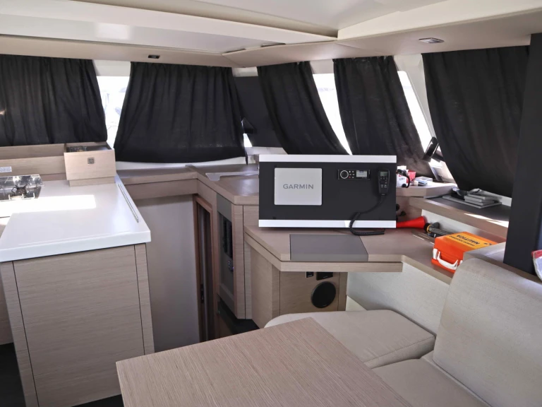Yacht charter Néa Péramos - Fountaine Pajot Astréa 42 Maestro (5 cab.) on SamBoat