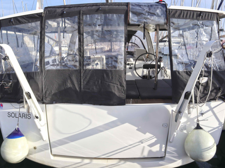 Sailboat to hire Lefkáda at the best price