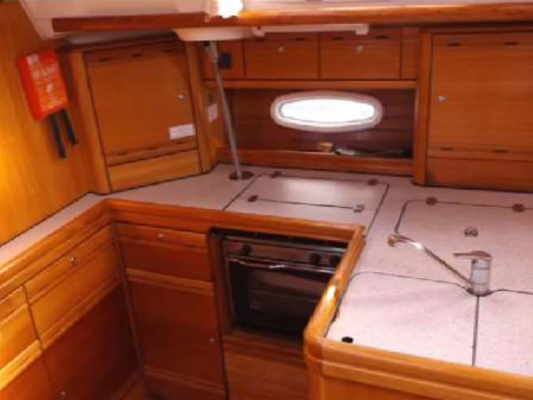 Yacht hire Kalkara cheap Bavaria 50 Cruiser (5 cab.)