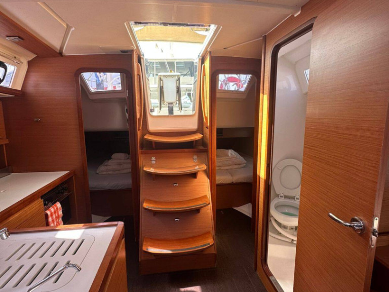 Sailboat hire in Kos - Dufour Dufour 390 (3 cab.)