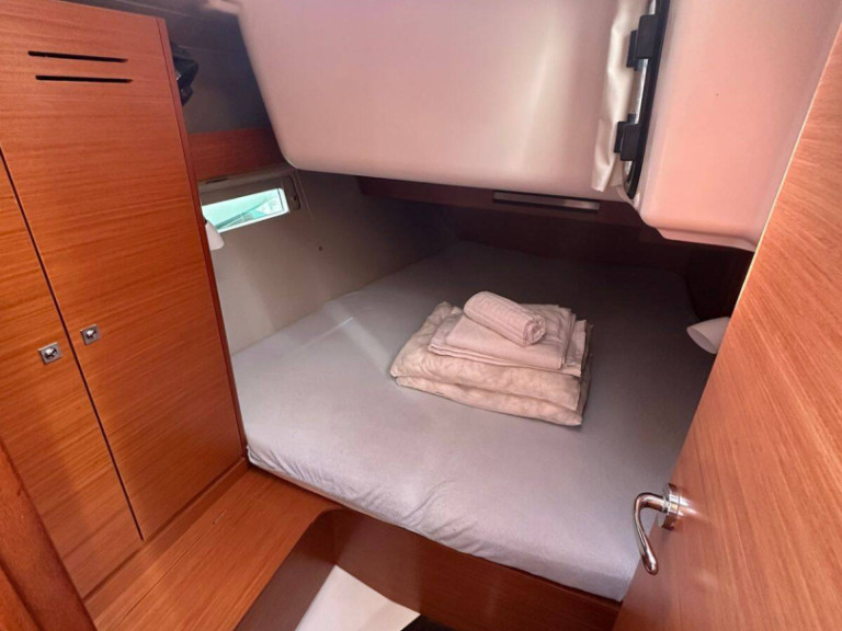 Yacht hire Alimos cheap Dufour 390 (3 cab.)