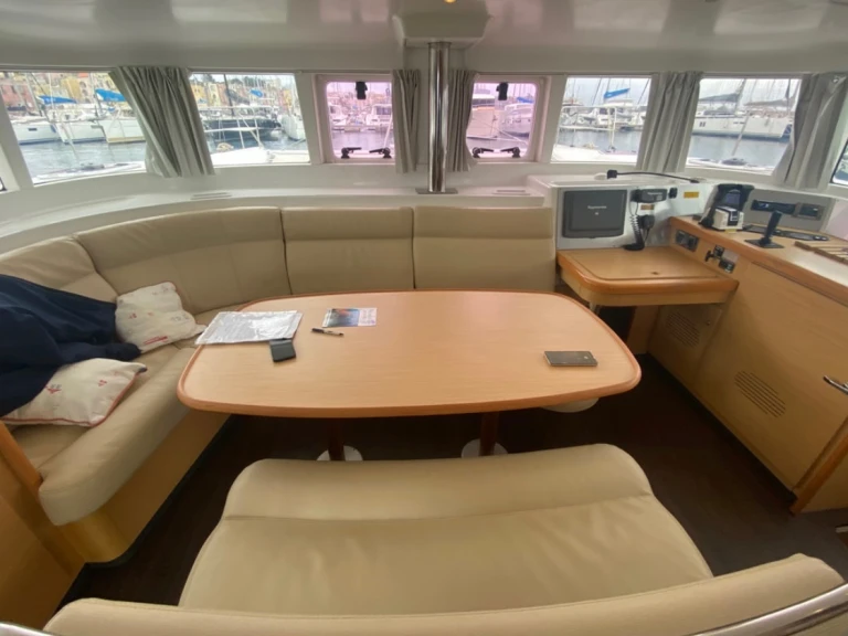 Catamaran to hire Nettuno at the best price