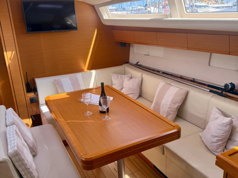 Yacht charter Dénia - Jeanneau Jeanneau 54 on SamBoat