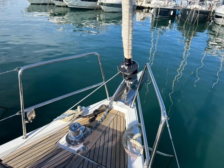 Charter a Jeanneau Jeanneau 54 in Dénia on Samboat