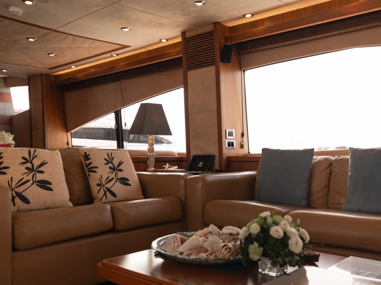 Charter a Sunseeker Sunseeker 90 in Ao Po on Samboat