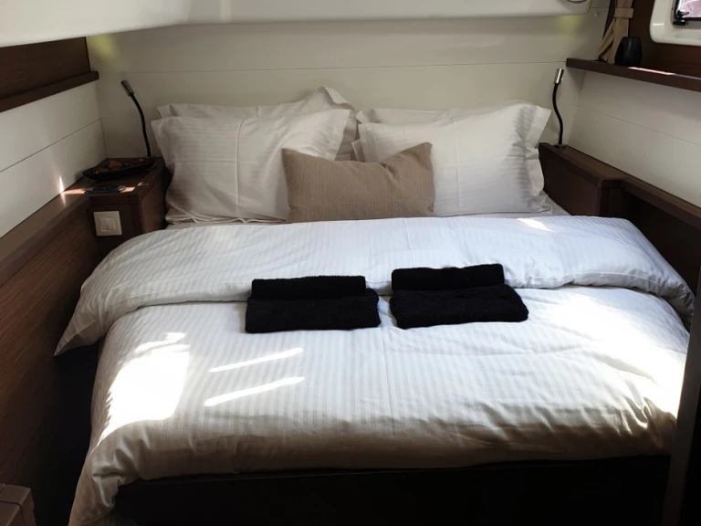 Lagoon Lagoon 450 F charter bareboat or skippered in  Vlychada