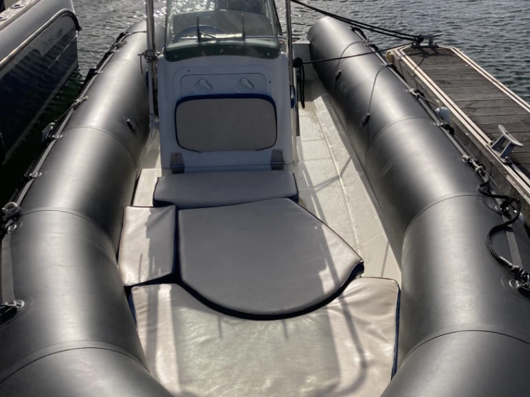 Hire RIB Bombard with a boat licence