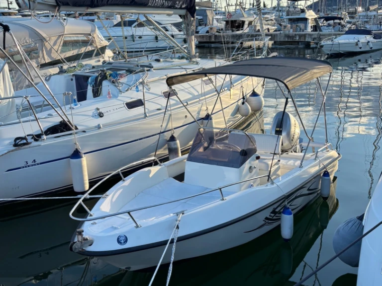 Charter a Molinari Molinari ontario in Sanremo on Samboat